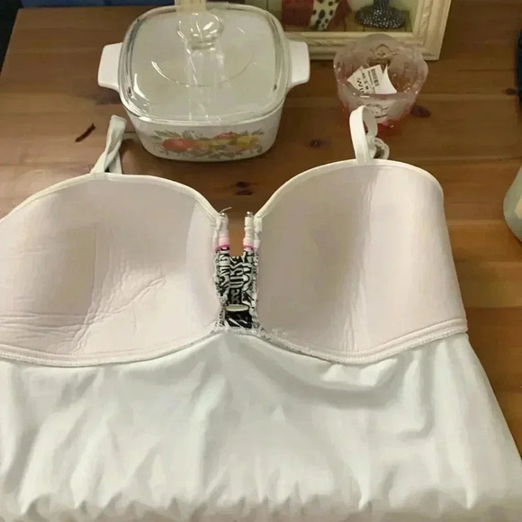 Collection by Catalina Black & White Tankini Top w Adjustable Straps - Picture 6 of 10